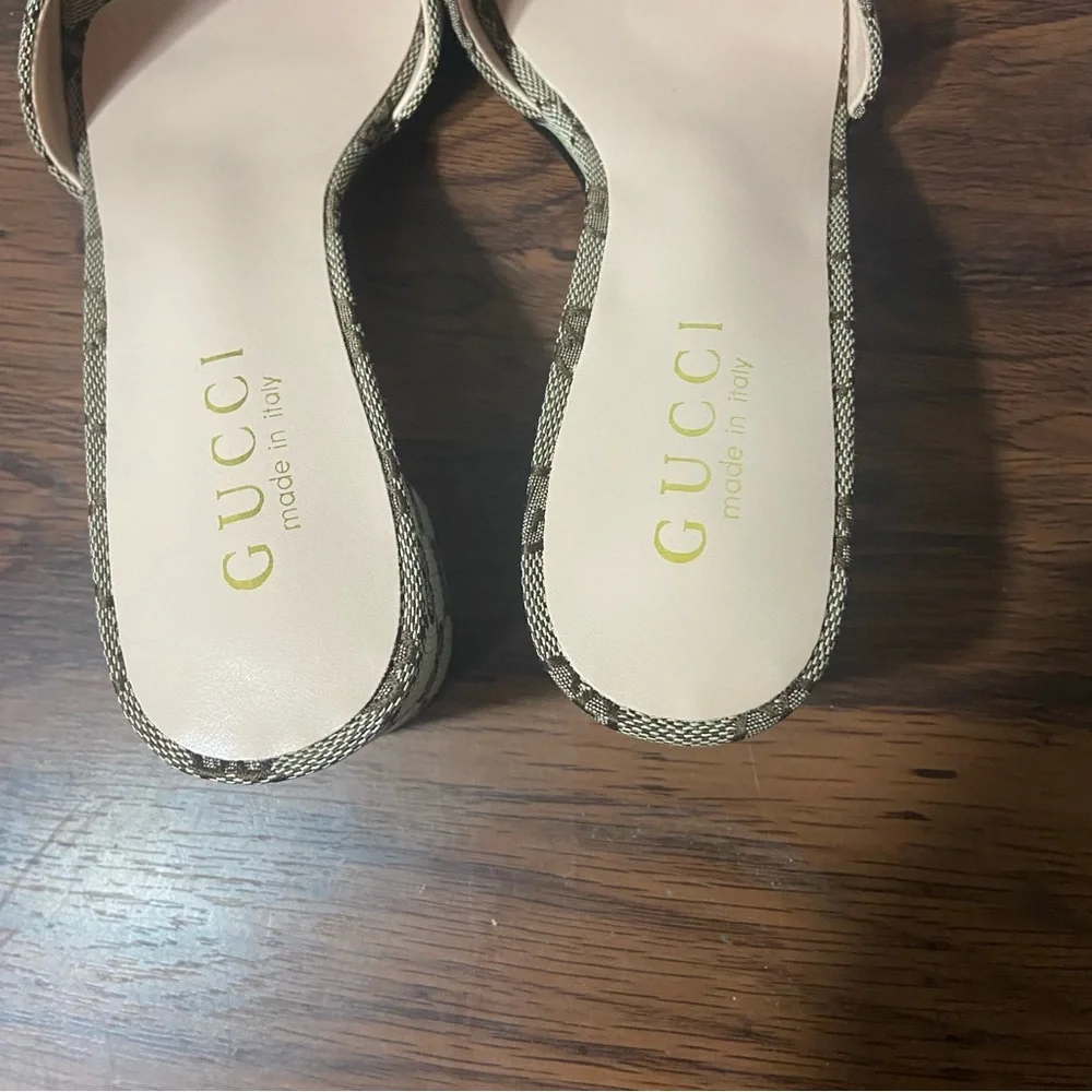 Gucci Women's Beige Slide Sandals - Picture 6 of 6